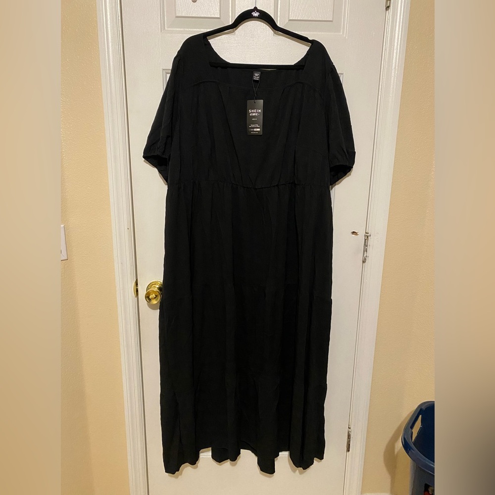 SHEIN Plus Black Dress